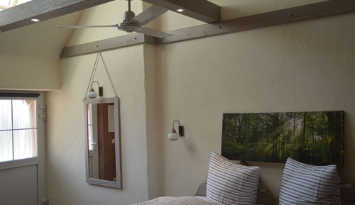 Chambre Confort, accessible aux personnes à mobilité réduite (Naturkomfortzimmer behindertengerecht)