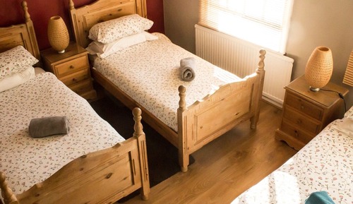 Chambre Triple, salle de bains commune (Room 3)