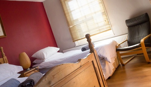 Suite, salle de bains commune (Bath and Shower)