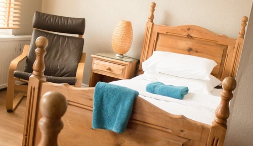 Chambre avec lits jumeaux, salle de bains attenante (Room 4)