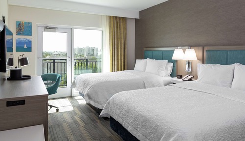 Chambre, 2 grands lits, balcon