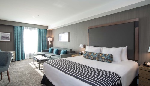 Chambre Standard, 1 très grand lit et 1 canapé-lit