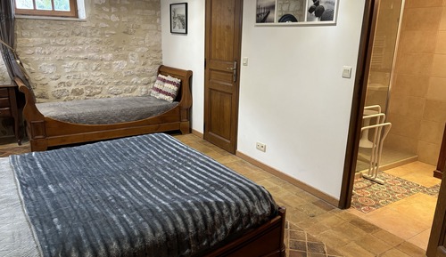Chambre Confort, non-fumeurs, vue jardin (St Yves)