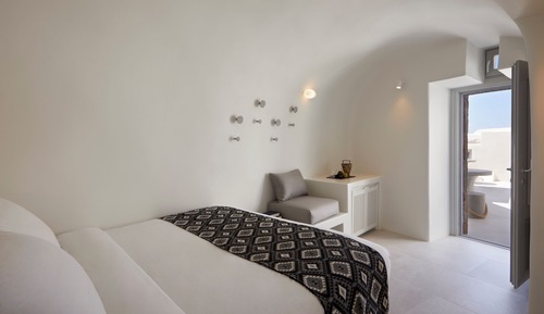 Suite Exécutive, vue cour intérieure (Cave)