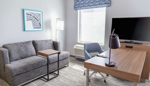 Chambre, 1 très grand lit et 1 canapé-lit, réfrigérateur