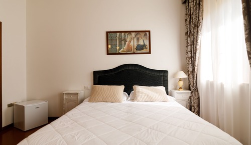 Chambre Standard, 1 grand lit, climatisation, vue jardin