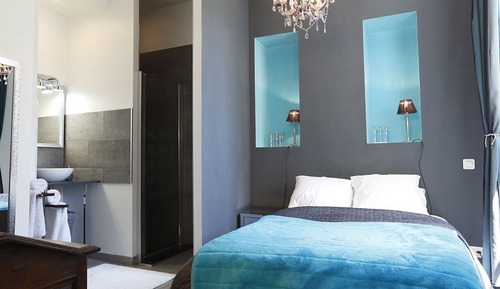 Appartement Confort, salle de bains privée, vue ville (RIGNY USSEE)