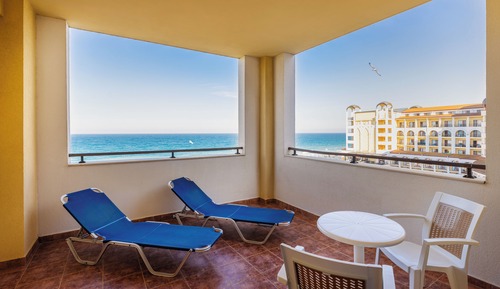 Chambre Familiale, vue mer (2 Adults + 2 Children)