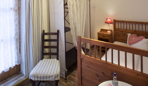 Chambre Simple, salle de bains commune