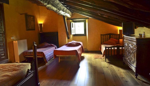 Chambre Double, salle de bains commune (Camamilla)