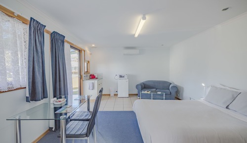 Chambre, 1 grand lit, non-fumeurs, vue baie (Room 25)