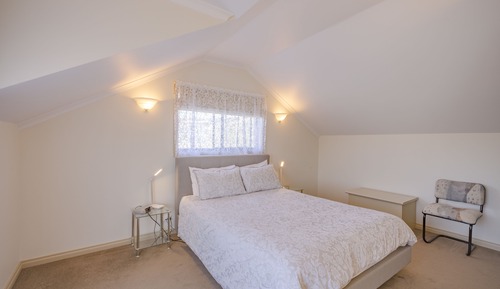 Chambre, 1 grand lit, non-fumeurs, vue baie (Room 23)