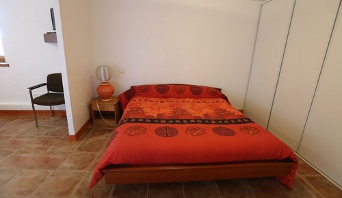 Chambre Quadruple Familiale, accessible aux personnes à mobilité réduite, vue jardin (Kanelle)