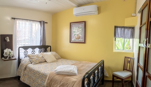 Chambre Confort, 1 lit double, accessible aux personnes à mobilité réduite, non-fumeurs