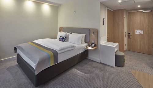Chambre Standard, 1 grand lit, baignoire accessible aux personnes à mobilité réduite