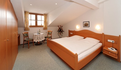Chambre Double (Attic)