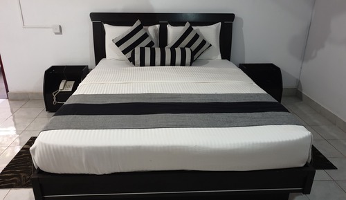 Chambre Double Standard, 1 grand lit, non-fumeurs