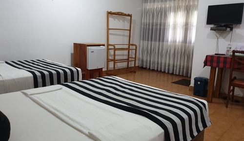 Chambre Standard Double ou avec lits jumeaux, plusieurs lits, non-fumeurs