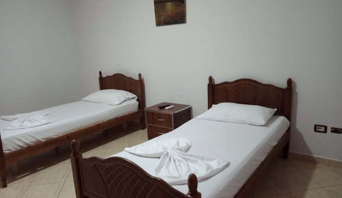 Chambre Triple Économique, 3 lits une place