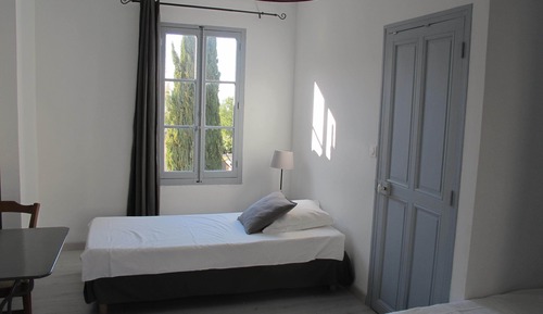 Chambre Triple Classique, salle de bains attenante (1)