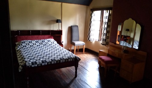 Chambre Économique Double ou avec lits jumeaux, 2 lits une place