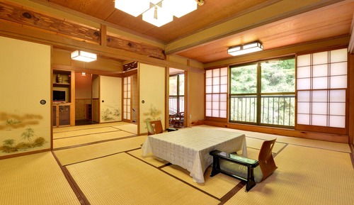 Chambre Tradition, salle de bains commune (Japanese Style)