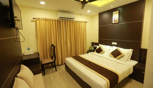 Chambre Double Deluxe, 1 très grand lit, accessible aux personnes à mobilité réduite, vue ville