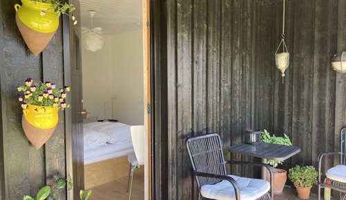 Chambre Classique, 1 grand lit, salle de bains commune, vue jardin