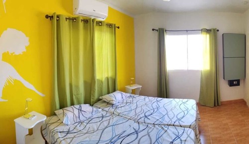 Chambre Triple Classique, accessible aux personnes à mobilité réduite, non-fumeurs
