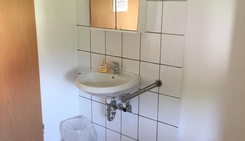 Chambre Simple, salle de bains commune