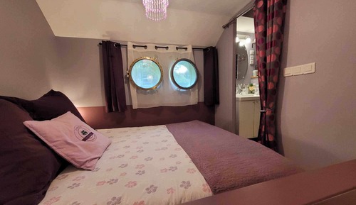 Chambre Triple Confort, plusieurs lits, vue canal