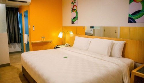 Chambre, 1 très grand lit