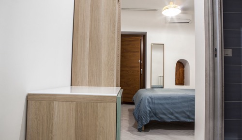 Chambre Double Design pour 1 personne, 1 grand lit, salle de bains attenante, en angle