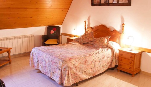 Chambre Quadruple (1 double bed and 2 single beds)