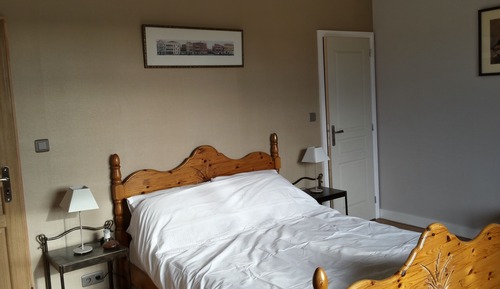 Chambre Double (The River)