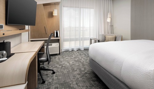 Chambre, 1 très grand lit, non-fumeurs