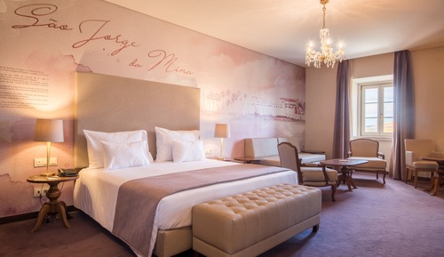 Chambre Familiale avec lits jumeaux, 1 lit double et 1 canapé-lit