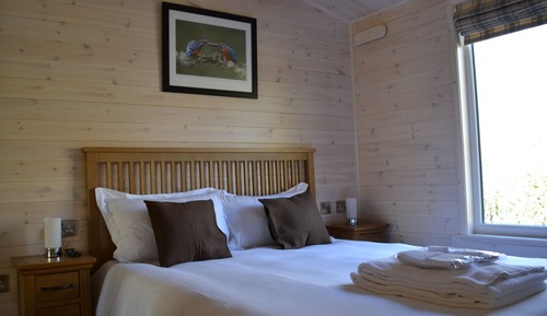 Appartement Luxe, salle de bains attenante, vue lac (Kingfisher Lodge)