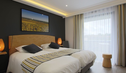 Chambre Double Confort, salle de bains privée, vue cour intérieure (Avec Terrasse privée)