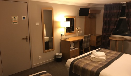 Suite Standard, salle de bains attenante, vue fleuve
