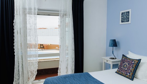 Chambre Triple Familiale, non-fumeurs, vue piscine