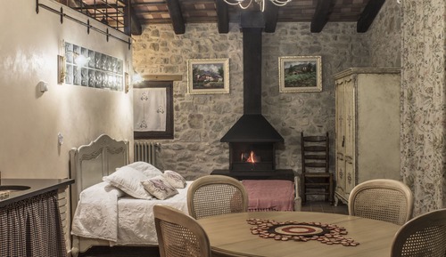 Chambre Deluxe, 1 grand lit, vue montagne (Alsina)