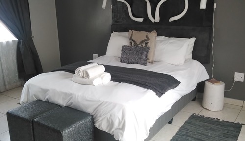 Chambre Double Luxe, 1 lit double, non-fumeurs, vue piscine