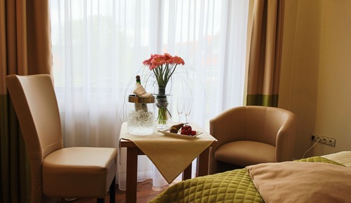 Chambre Double Confort, balcon, vue jardin (Märchenzimmer)