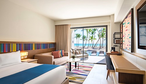 Club Ocean Front Junior Suite Swim Up King