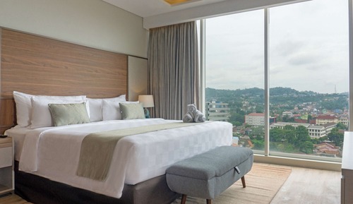 Suite Royale, 1 très grand lit, vue ville