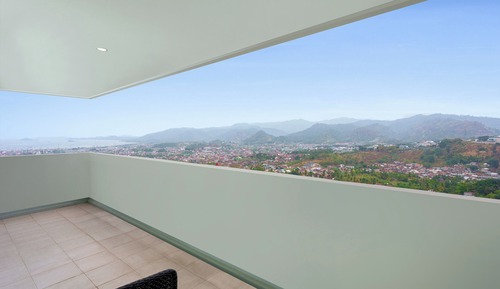 Chambre Exécutive, 1 très grand lit, balcon, vue mer