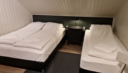 Chambre Triple, salle de bains commune