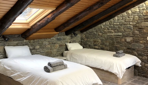 Chambre partagèe, 6 lits individuels