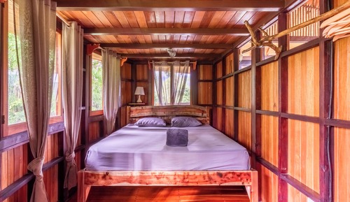 Bungalow Exclusif, 1 très grand lit et 1 canapé-lit, non-fumeurs, vue vallée